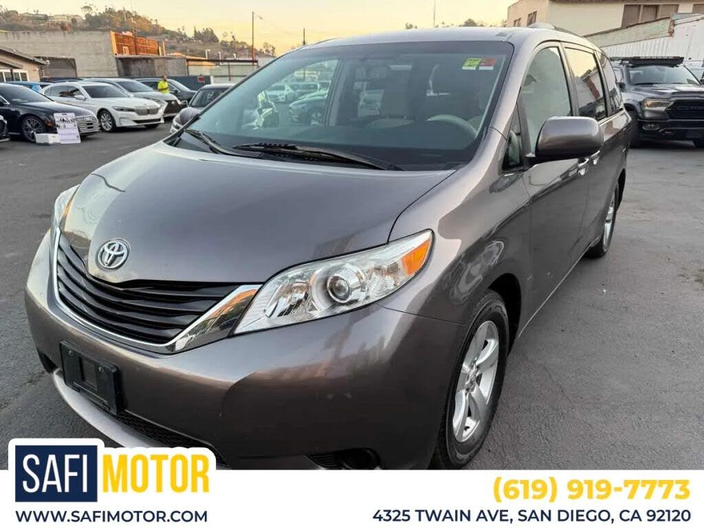 2013 Toyota Sienna LE 7-Passenger