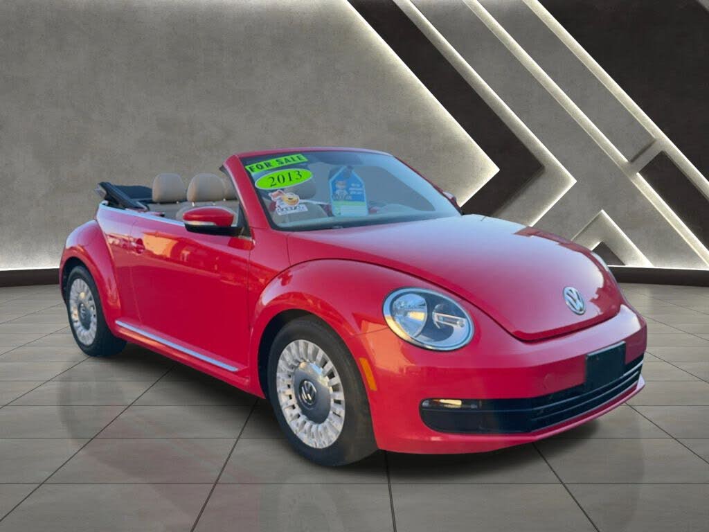 2013 Volkswagen Beetle 2.5L Convertible with Sound and Navigation