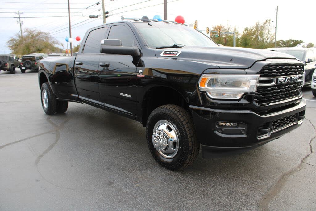 2022 RAM 3500 Big Horn Crew Cab LB DRW 4WD