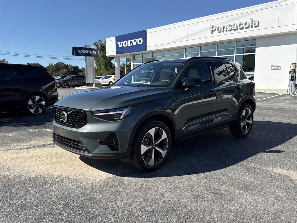 2026 Volvo XC40 B5 Plus AWD