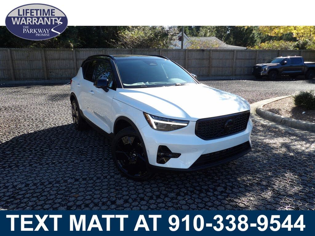 2026 Volvo XC40 B5 Ultra Black Edition AWD