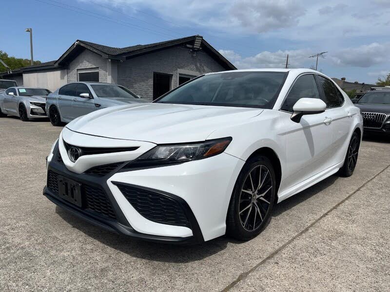 2021 Toyota Camry SE FWD