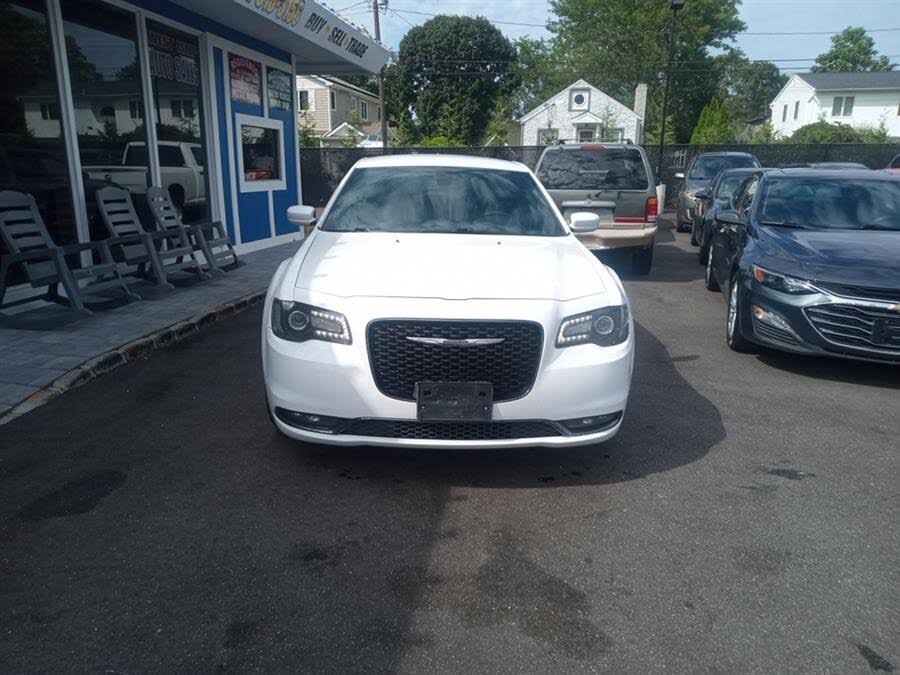 2017 Chrysler 300 S RWD