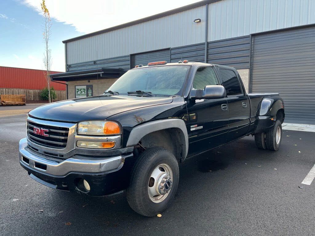 2005 GMC Sierra 3500 4 Dr SLT 4WD Crew Cab LB DRW