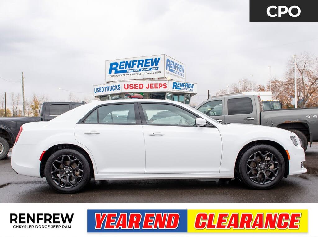 2023 Chrysler 300 Touring L AWD