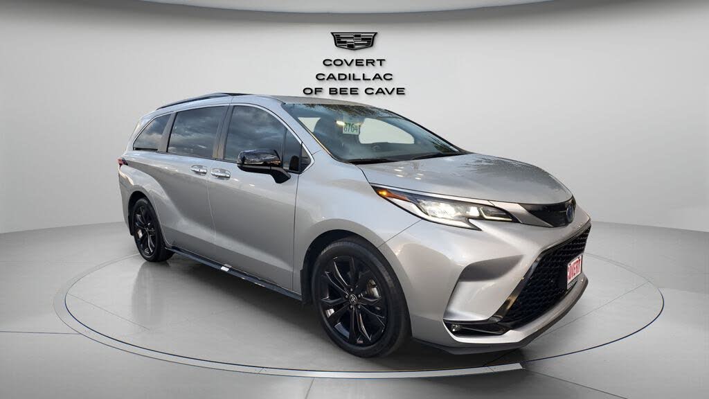 2022 Toyota Sienna XSE 7-Passenger FWD