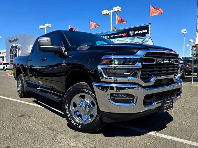 2025 RAM 2500 Tradesman Crew Cab 4WD