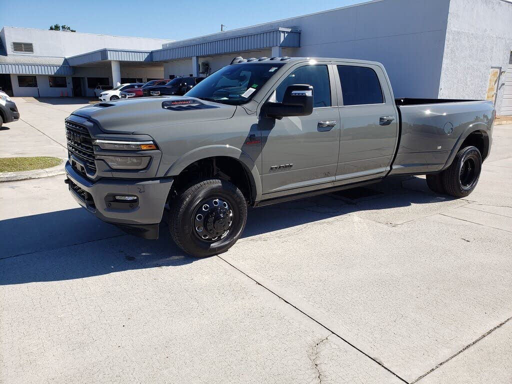 2026 RAM 3500 Limited Crew Cab LB DRW 4WD