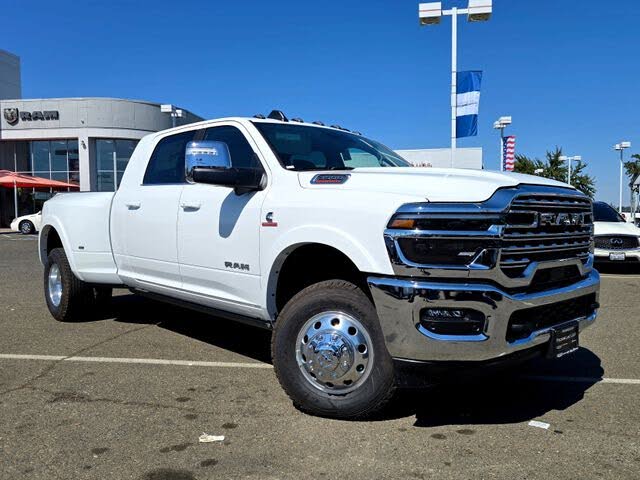 2026 RAM 3500 Limited Mega Cab DRW 4WD