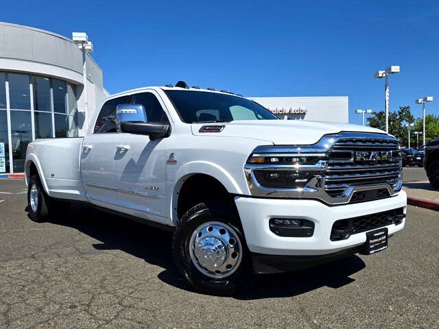 2026 RAM 3500 Limited Crew Cab LB DRW 4WD