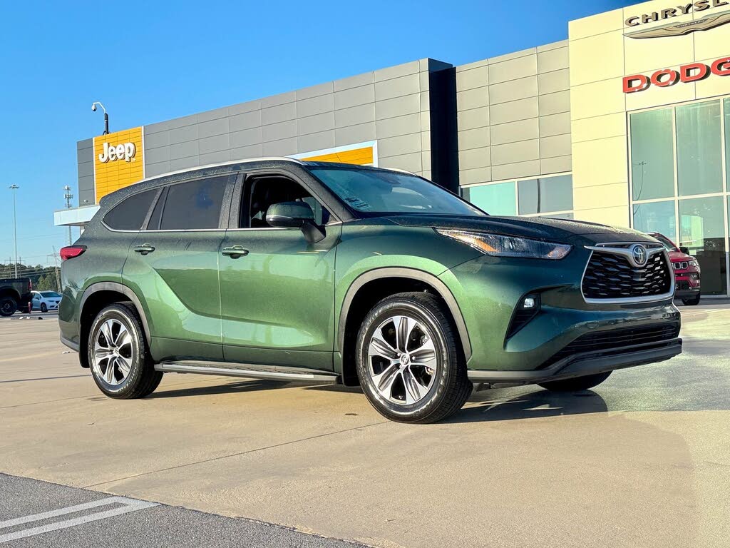 2023 Toyota Highlander XLE FWD