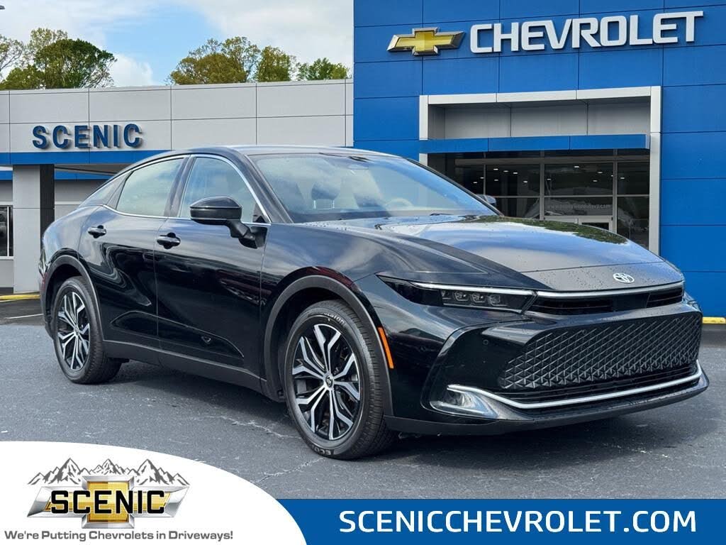 2024 Toyota Crown XLE AWD