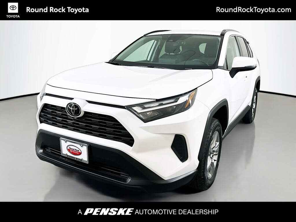 2024 Toyota RAV4 XLE FWD