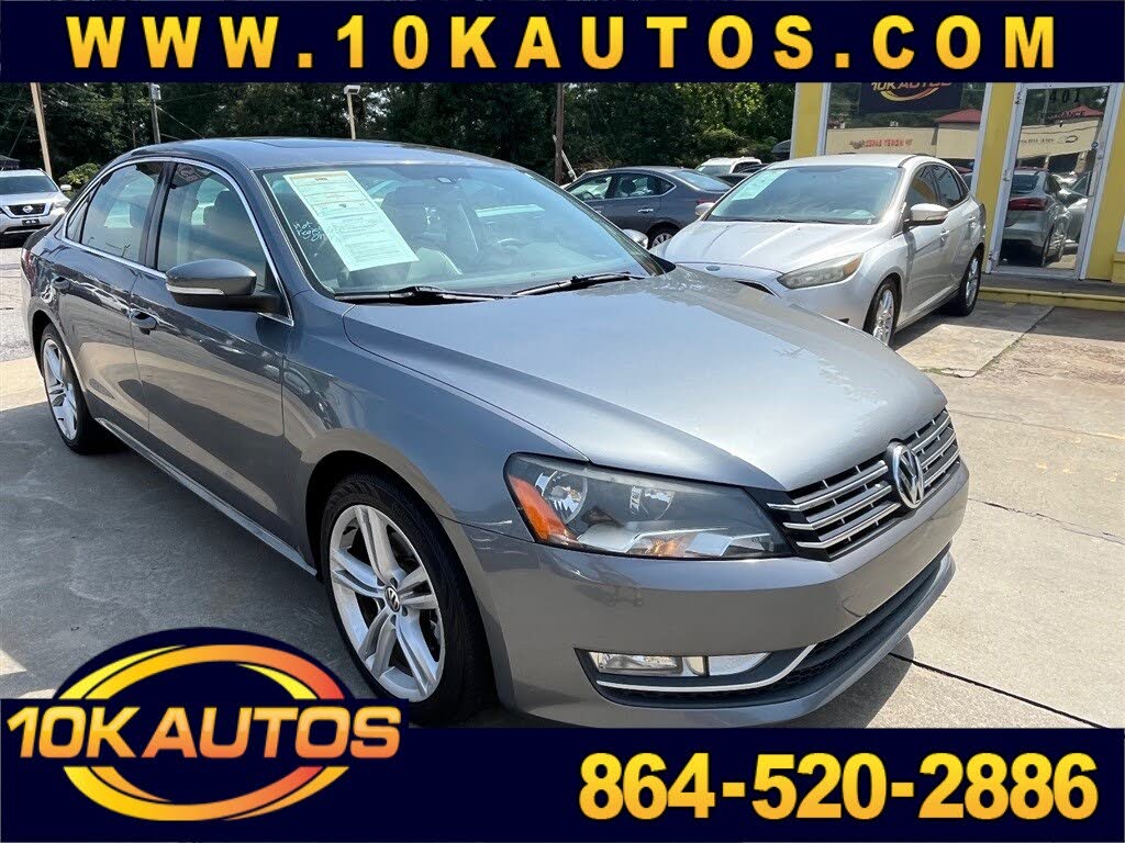 2013 Volkswagen Passat SE V6 with Sunroof