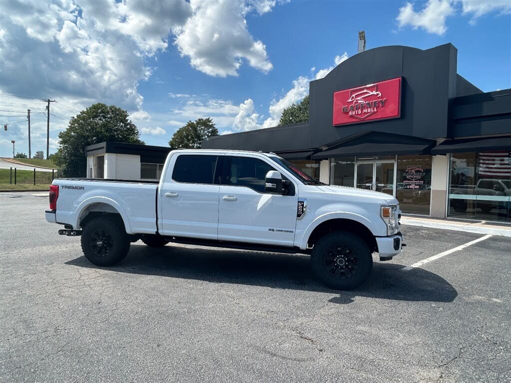 2022 Ford F-250 Super Duty Lariat Crew Cab 4WD