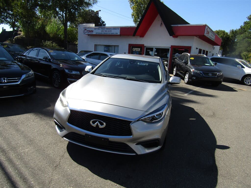 2018 INFINITI QX30 Premium FWD