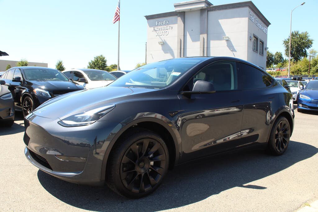 2024 Tesla Model Y Long Range RWD