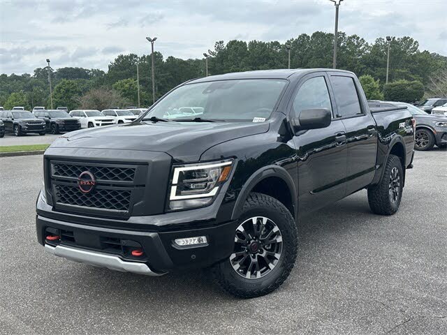2023 Nissan Titan PRO-4X Crew Cab 4WD