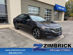 Volkswagen Passat 2.0T R-Line FWD