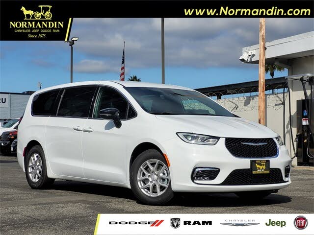 2026 Chrysler Pacifica Select FWD