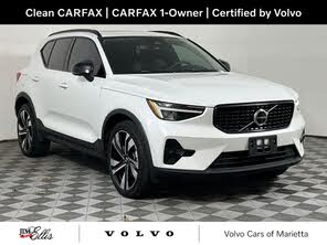 Volvo XC40 B4 Plus Dark Theme FWD