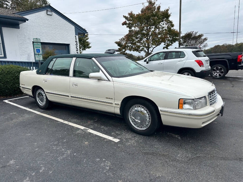 1998 Cadillac DeVille d'Elegance Sedan FWD