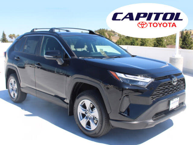 2025 Toyota RAV4 XLE FWD