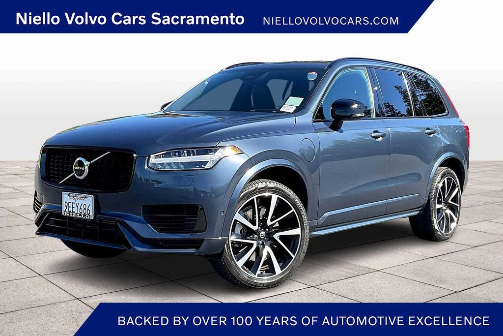 2023 Volvo XC90 Recharge T8 Ultimate Dark Theme eAWD