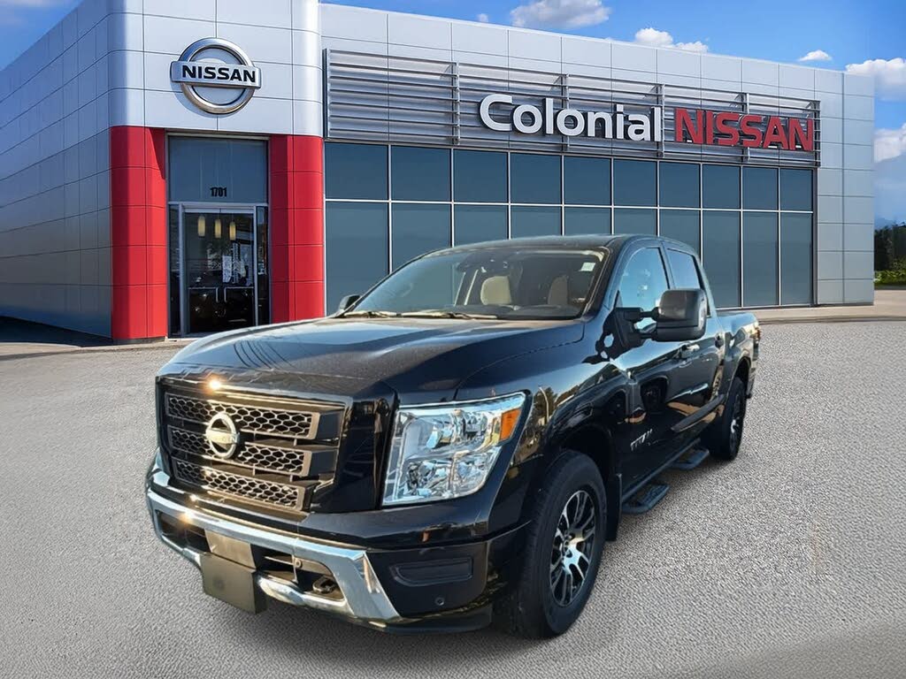 2024 Nissan Titan SV Crew Cab 4WD