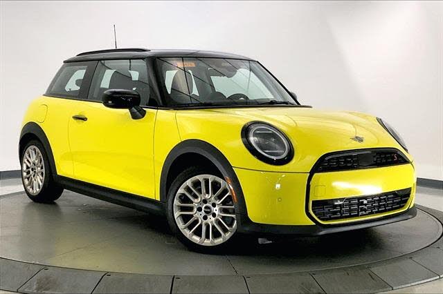 2025 MINI Cooper S Signature Trim 2-door Hatchback