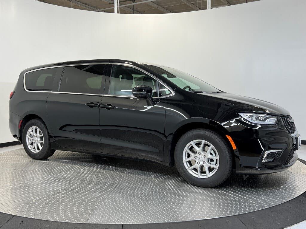 2026 Chrysler Pacifica Select FWD