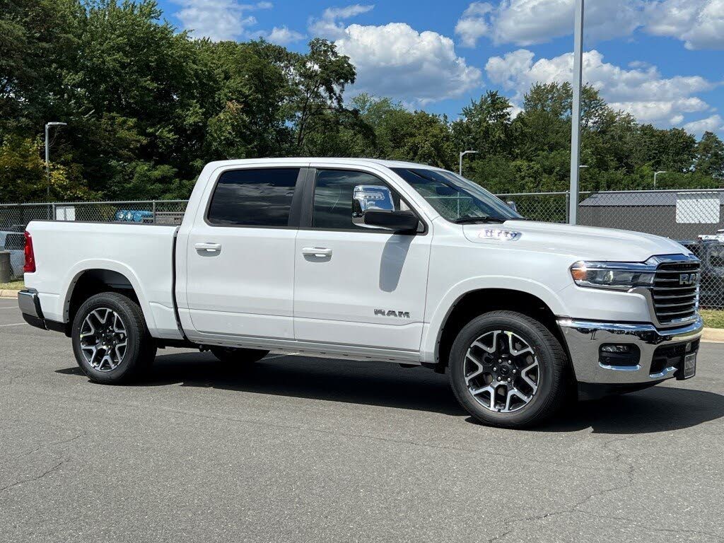 2026 RAM 1500 Laramie Crew Cab 4WD