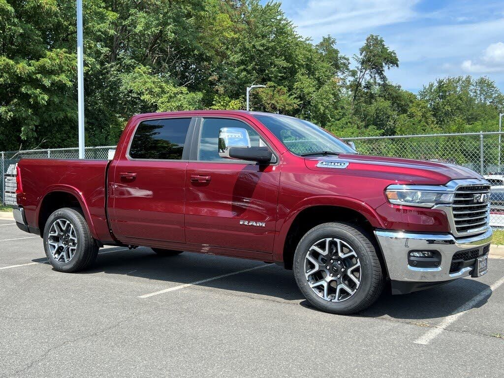 2026 RAM 1500 Laramie Crew Cab 4WD