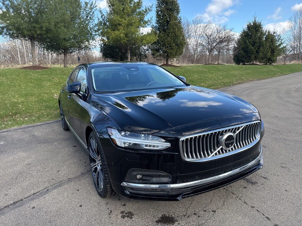 2025 Volvo S90 B6 Plus AWD
