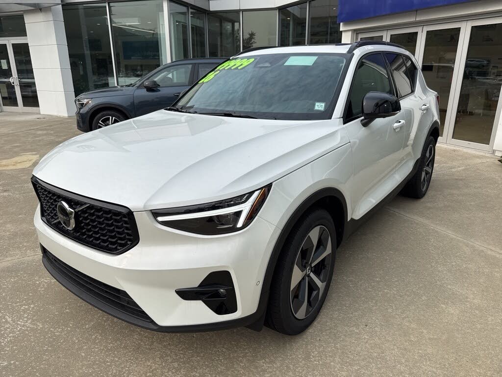 2026 Volvo XC40 B5 Plus AWD