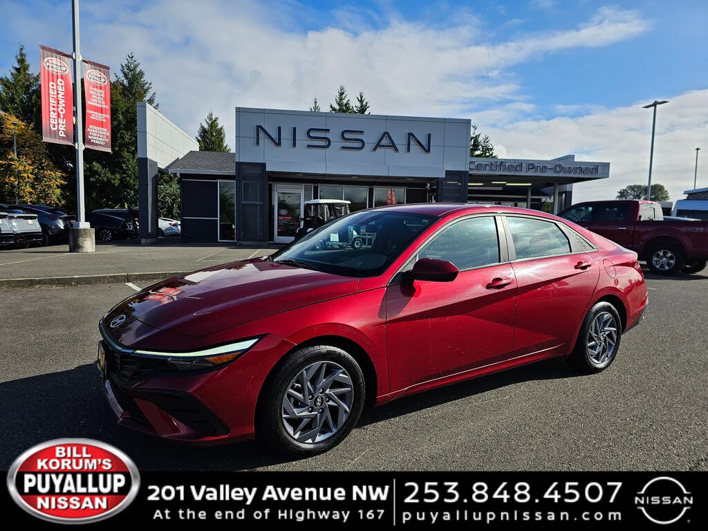 2024 Hyundai Elantra SEL FWD