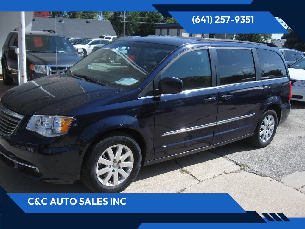 2016 Chrysler Town & Country Touring FWD