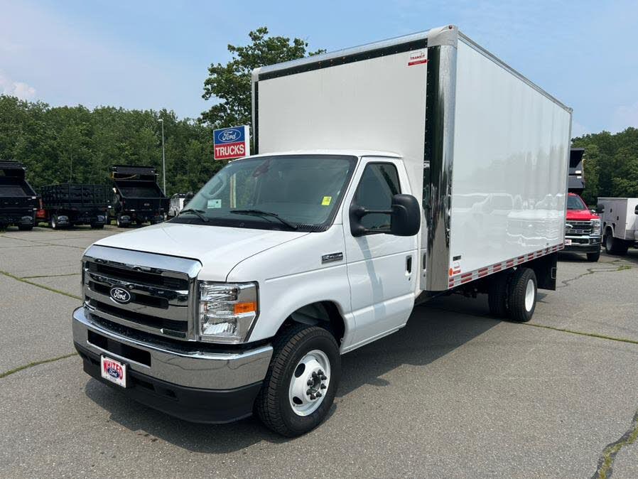 2026 Ford E-Series Chassis E-450 SD Cutaway 176 DRW RWD