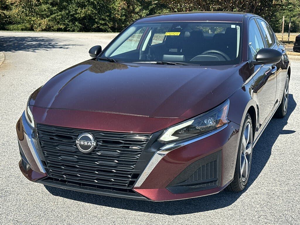 2024 Nissan Altima 2.5 SV FWD