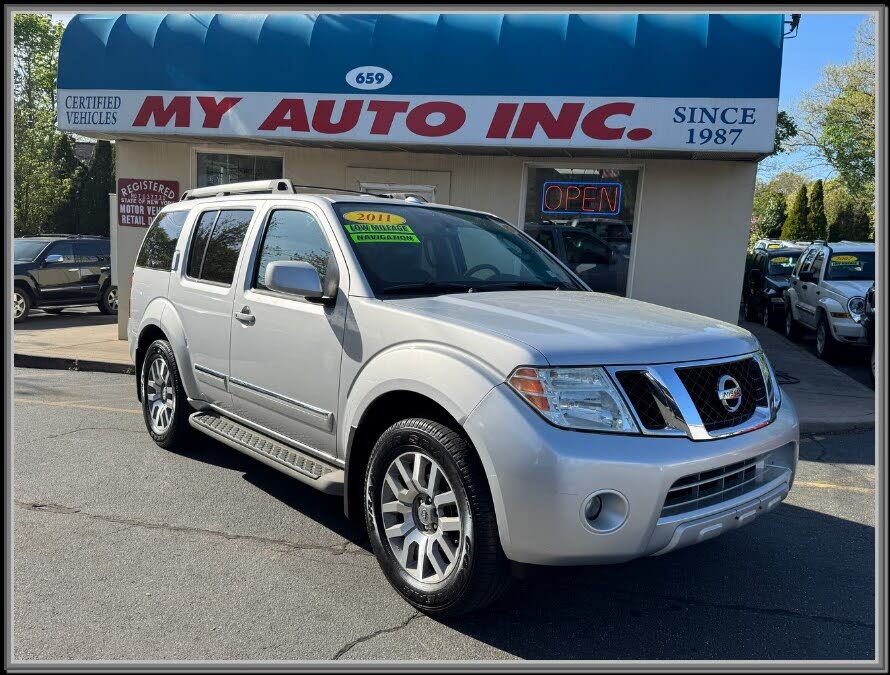2011 Nissan Pathfinder LE V6 4WD