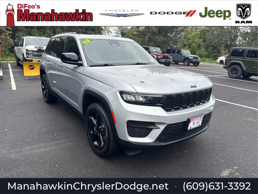 2023 Jeep Grand Cherokee Altitude 4WD