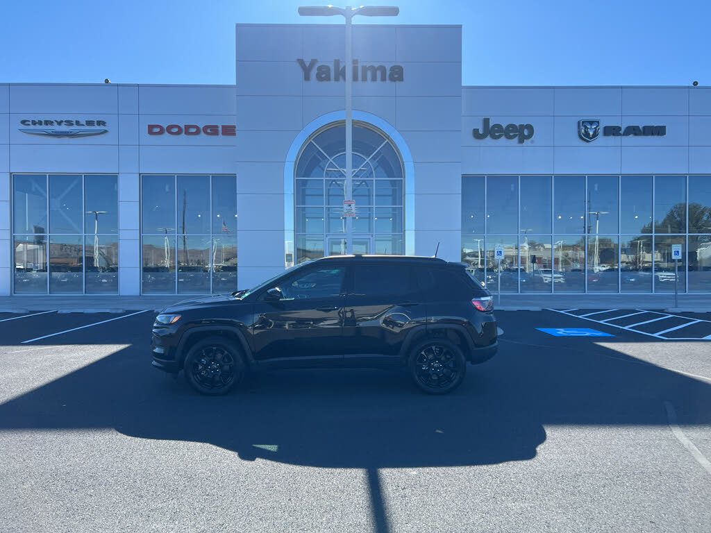 2026 Jeep Compass Latitude Altitude 4WD
