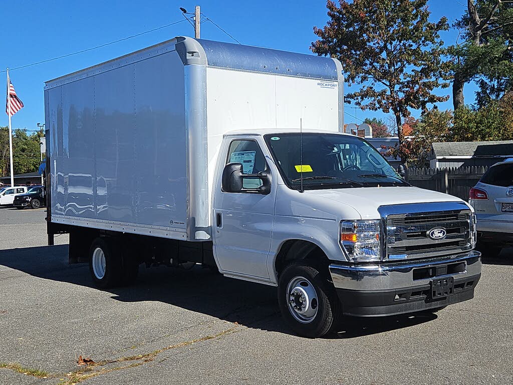 2026 Ford E-Series Chassis E-450 SD Cutaway 158 DRW RWD