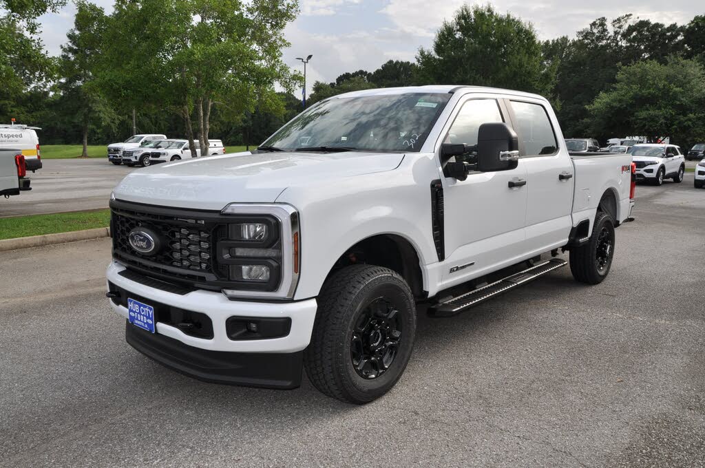2025 Ford F-250 Super Duty XL Crew Cab 4WD