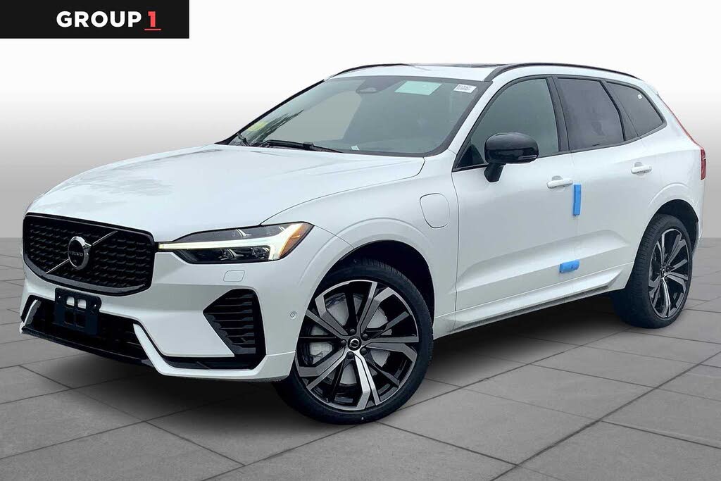 2025 Volvo XC60 Recharge T8 Ultra Dark Theme eAWD