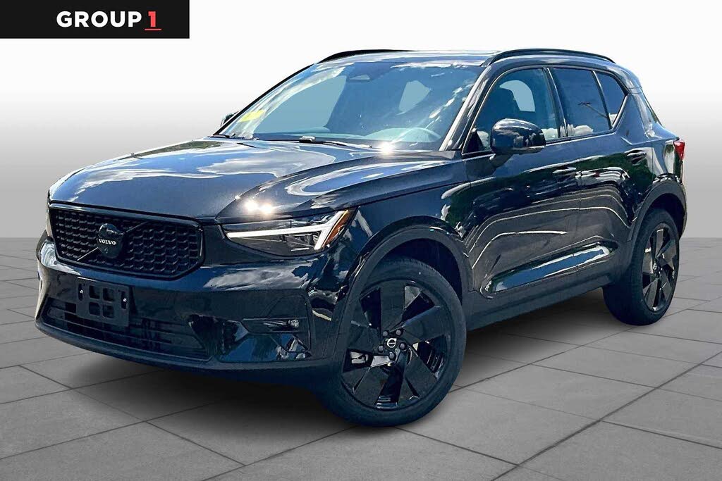 2026 Volvo XC40 B5 Ultra Black Edition AWD