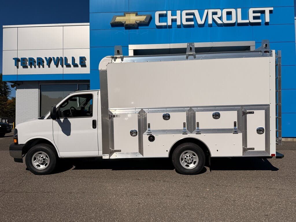 2025 Chevrolet Express Chassis 3500 Cutaway 139