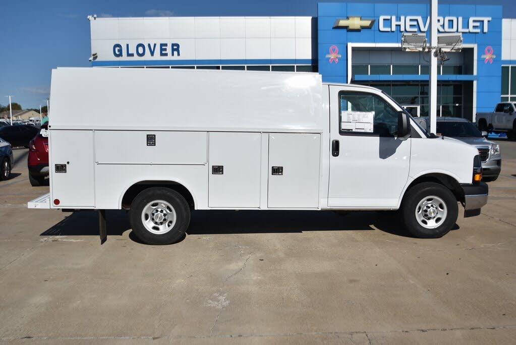 2025 Chevrolet Express Chassis 3500 Cutaway 139