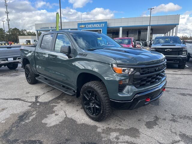 2026 Chevrolet Silverado 1500 Custom Trail Boss Crew Cab 4WD