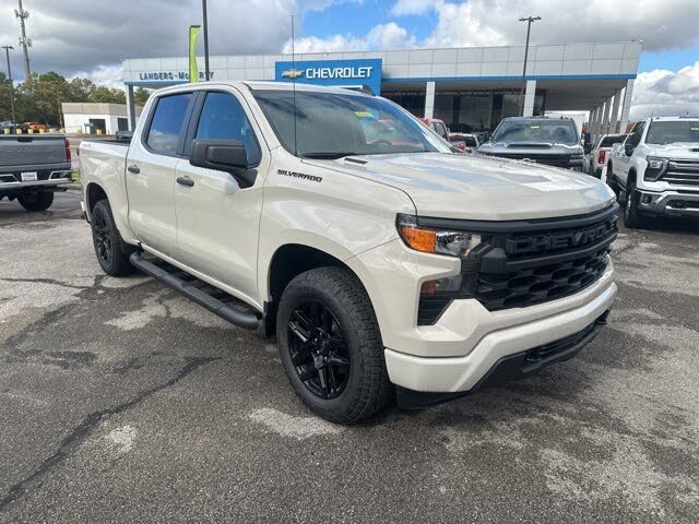 2026 Chevrolet Silverado 1500 Custom Crew Cab 4WD